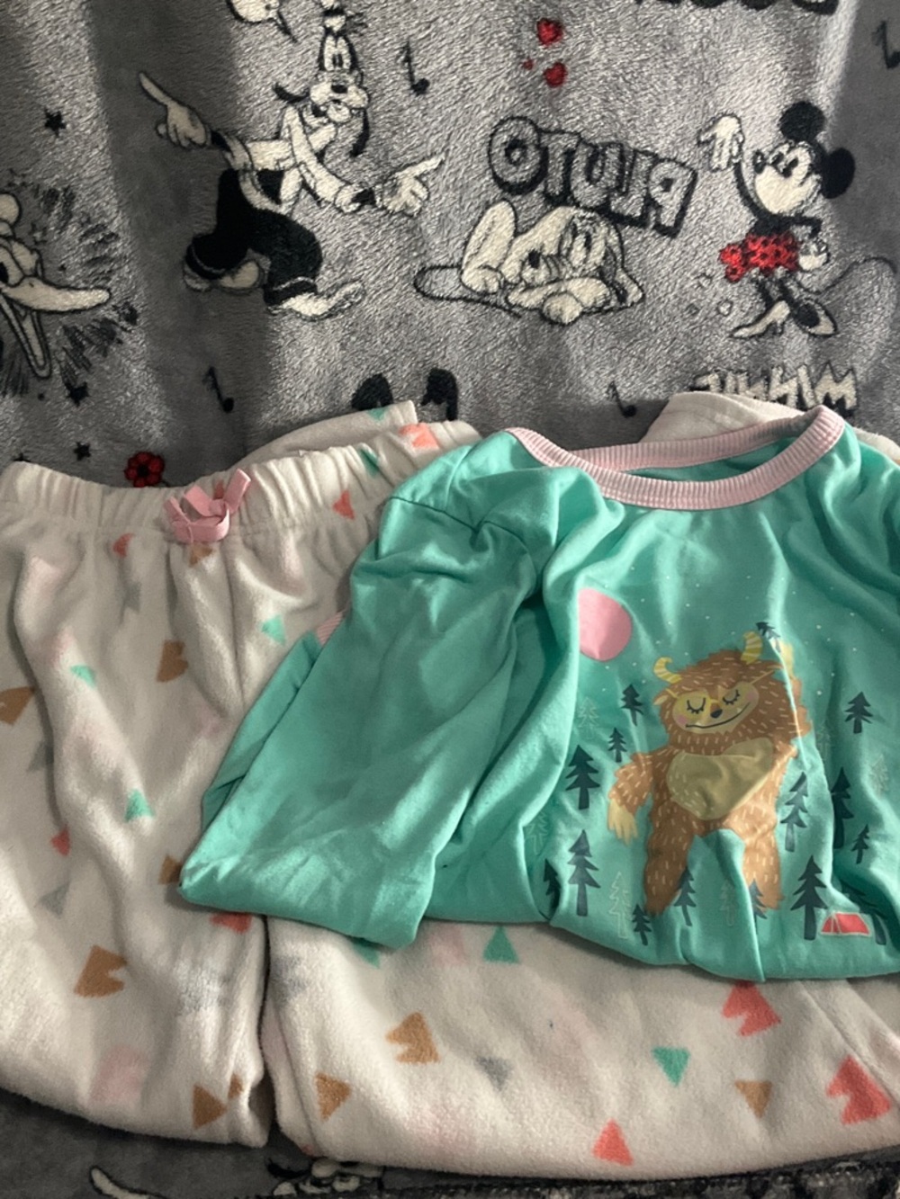 Eddie Bauer Mint Green Bear Pajama Set with Cream Triangle-Print Bottoms